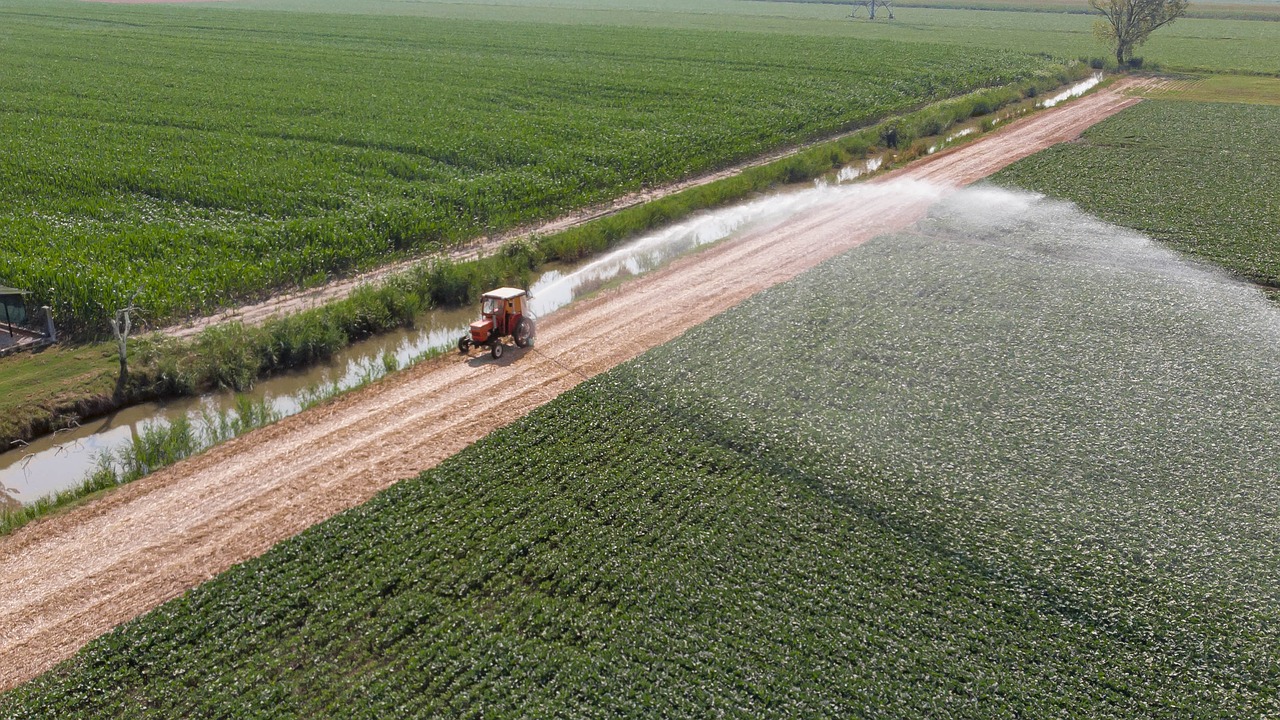 tractor, fields, crops-6546040.jpg